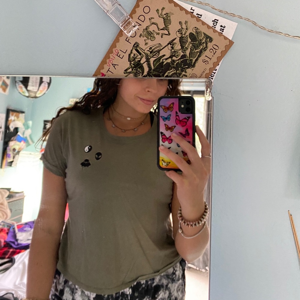 Rusty green cute tee